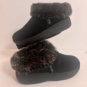 Skechers Women's Tone-Ups clog mules in black suede with faux fur trim size 9